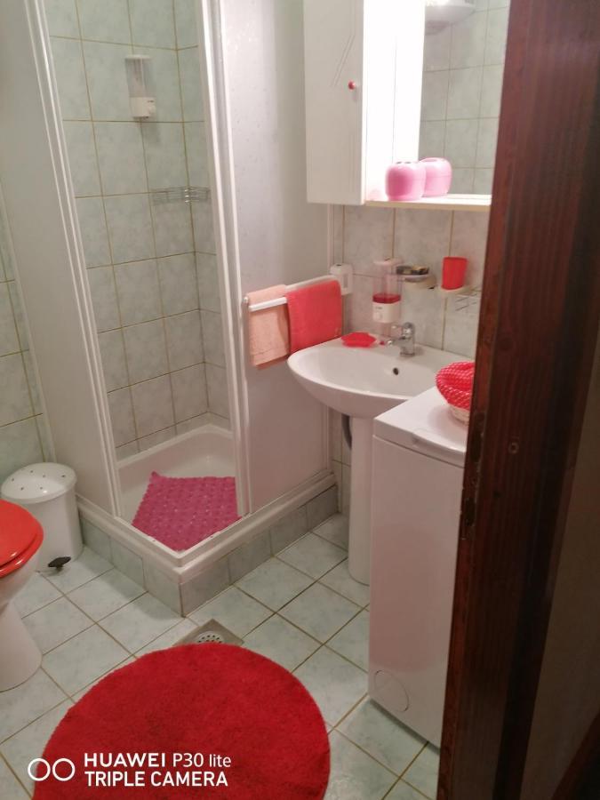 Apartmani Zute Račišće المظهر الخارجي الصورة
