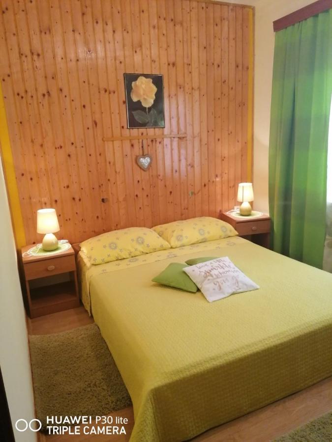 Apartmani Zute Račišće المظهر الخارجي الصورة
